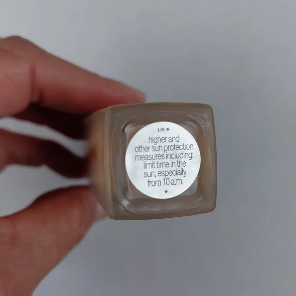 Lancome Renergie Lift Makeup 420 Foundation Anti Wrinkle Radiance SPF27 Exp 1/28